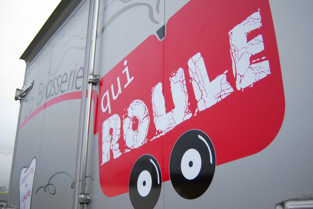 Décors et publicités adhésives pour camions food truck et véhicules de restauration évènementiel à Nancy près de Metz dans le Grand Est !